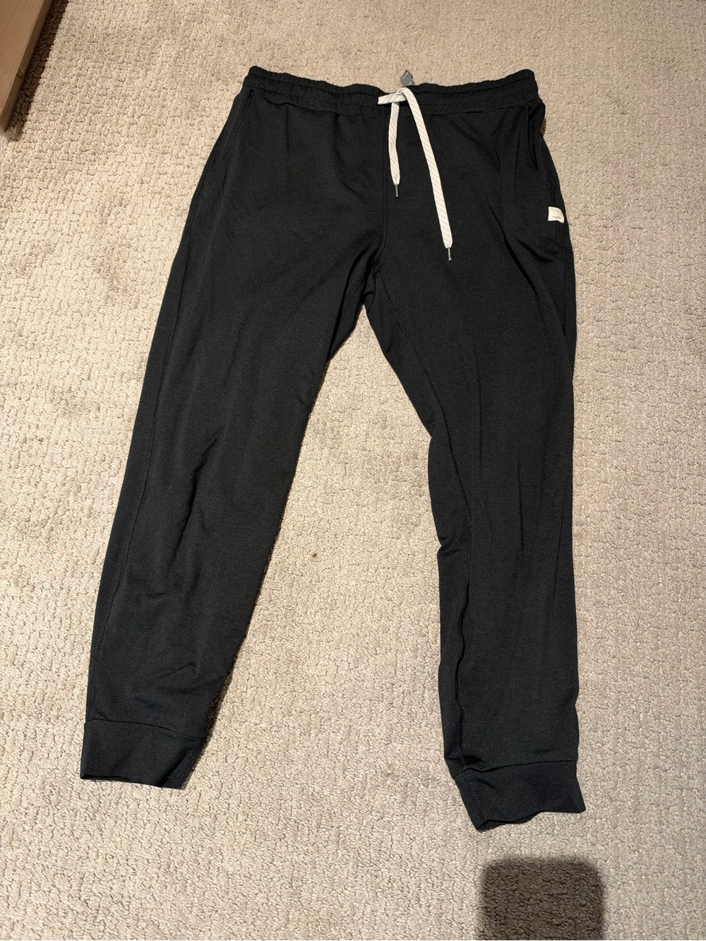 Vuori women’s Black Jogger Pants - Comfortable Drawstring Sweatpants